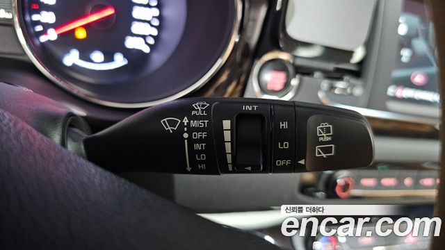 Kia Canival 2020 — photo 35