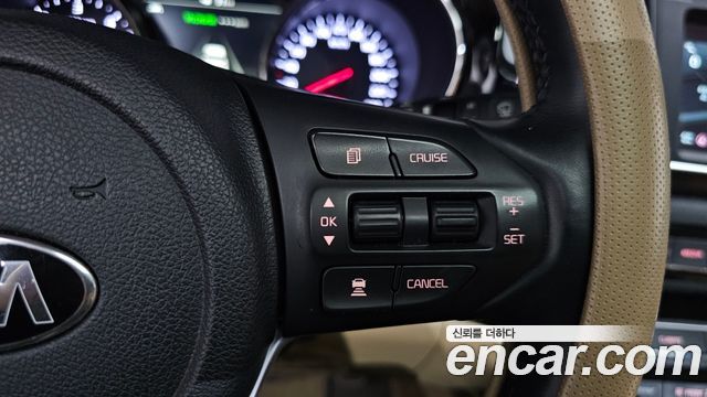 Kia Canival 2020 — photo 36