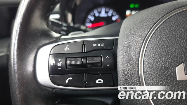Kia K5 2023 — photo 23