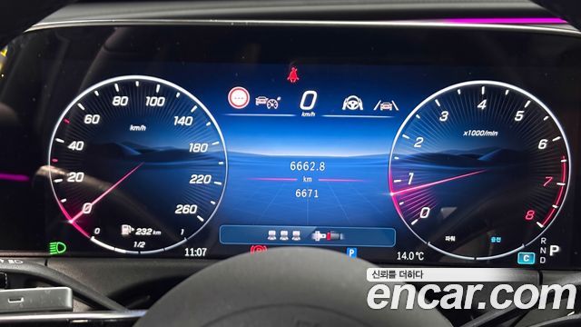 Mercedes-Benz E-Class 2026 — photo 8
