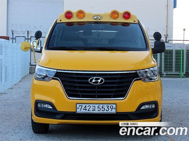 Hyundai Starex 2019 — photo 2