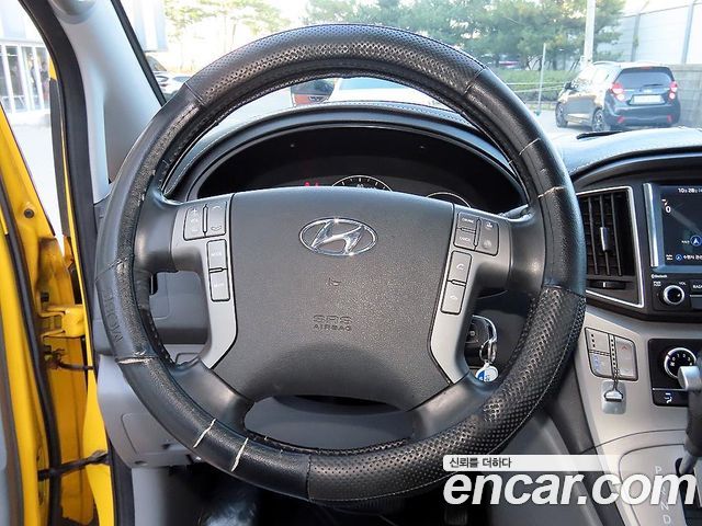 Hyundai Starex 2019 — photo 8