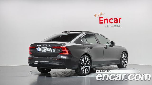 Volvo S60 2024 — photo 2