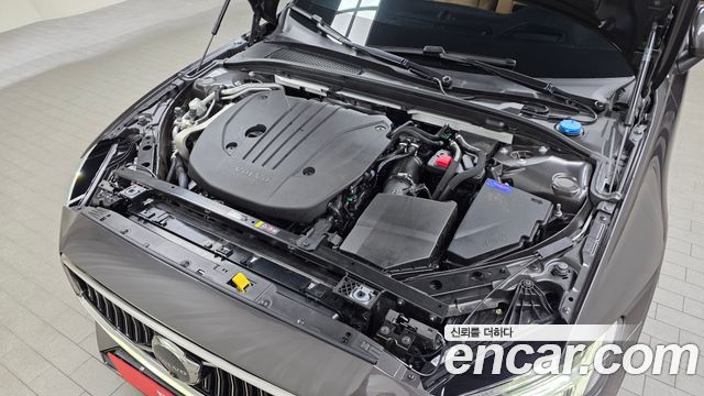 Volvo S60 2024 — photo 6