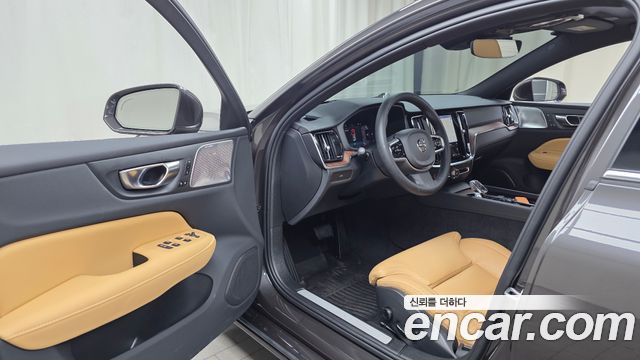 Volvo S60 2024 — photo 13