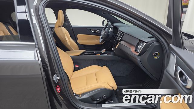 Volvo S60 2024 — photo 17