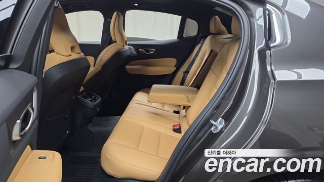 Volvo S60 2024 — photo 18