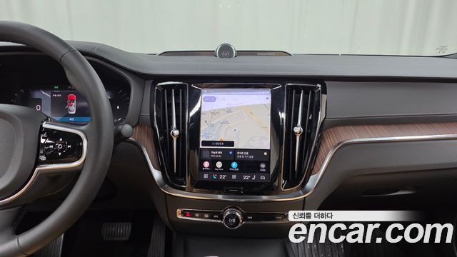 Volvo S60 2024 — photo 29