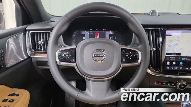 Volvo S60 2024 — photo 33