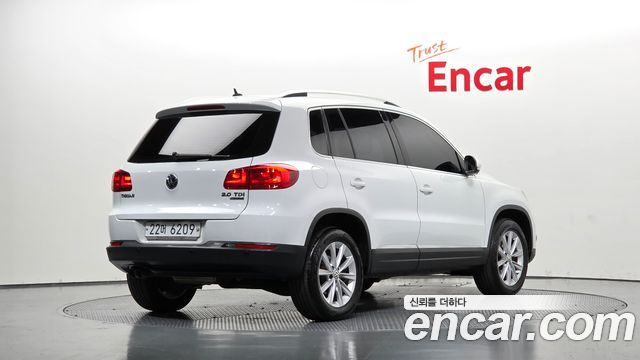 Volkswagen Tiguan 2015 — photo 2