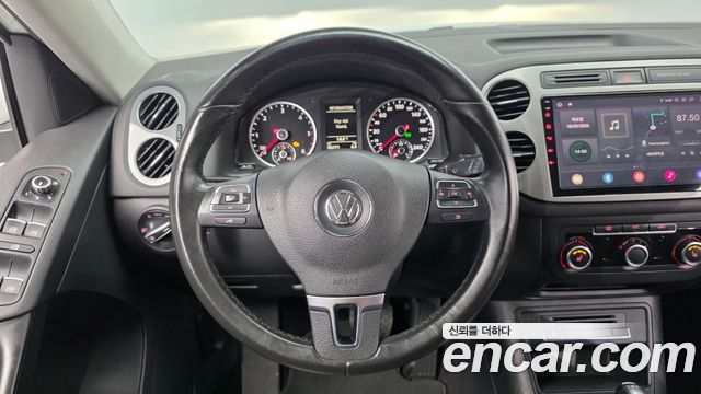 Volkswagen Tiguan 2015 — photo 19