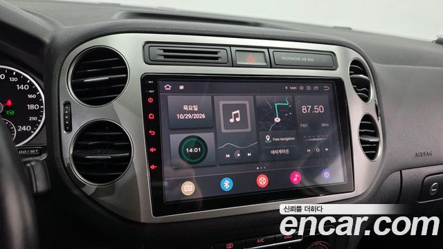 Volkswagen Tiguan 2015 — photo 20