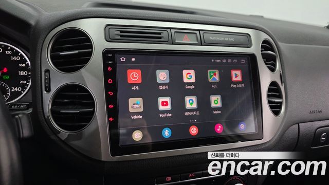 Volkswagen Tiguan 2015 — photo 22