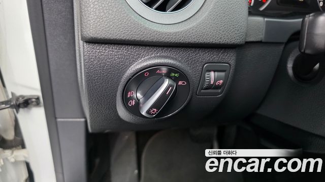 Volkswagen Tiguan 2015 — photo 24