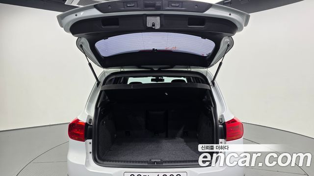 Volkswagen Tiguan 2015 — photo 26