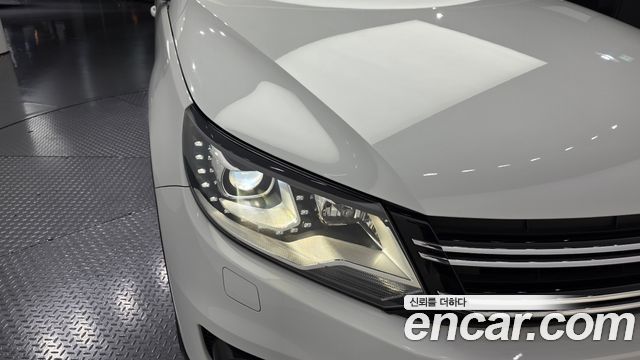 Volkswagen Tiguan 2015 — photo 8