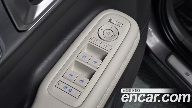 Hyundai Santafe 2025 — photo 29