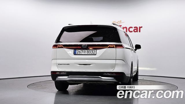 Kia Canival 2021 — photo 4