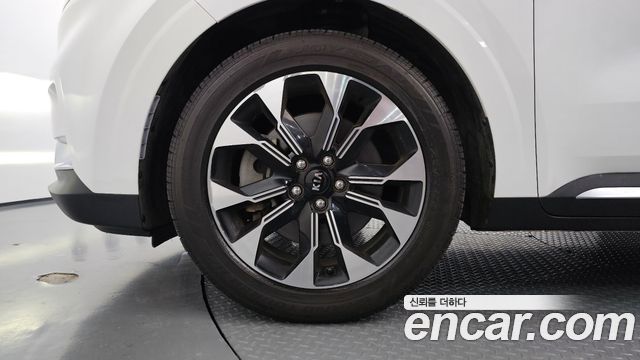 Kia Canival 2021 — photo 5