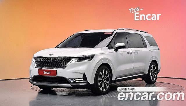 Kia Canival 2021 — photo 1