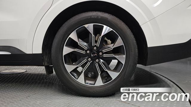 Kia Canival 2021 — photo 7