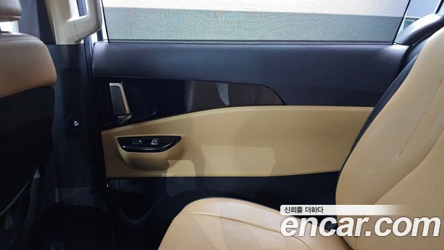 Kia Canival 2021 — photo 15