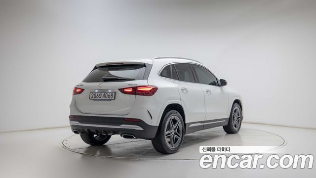 Mercedes-Benz GLA-Class 2026 — photo 2