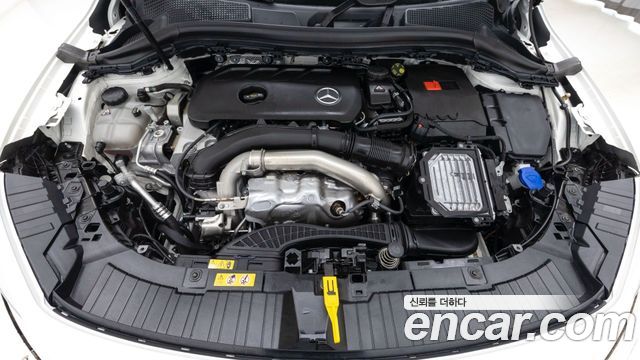 Mercedes-Benz GLA-Class 2026 — photo 6