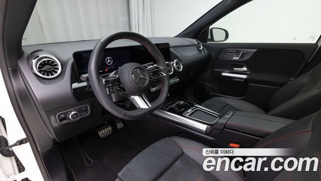 Mercedes-Benz GLA-Class 2026 — photo 13