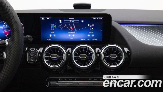 Mercedes-Benz GLA-Class 2026 — photo 16