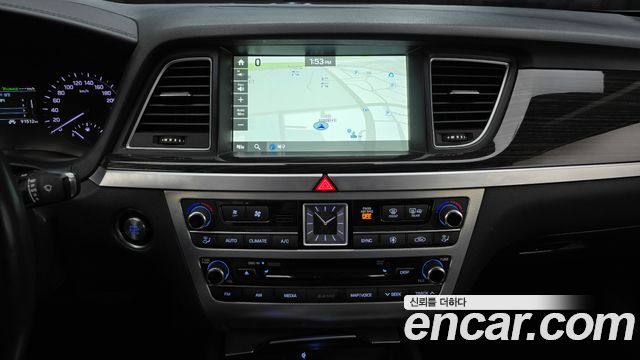 Genesis G80 2018 — photo 20