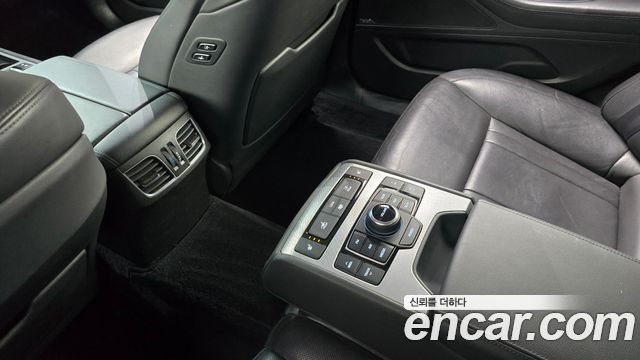 Genesis G80 2018 — photo 23