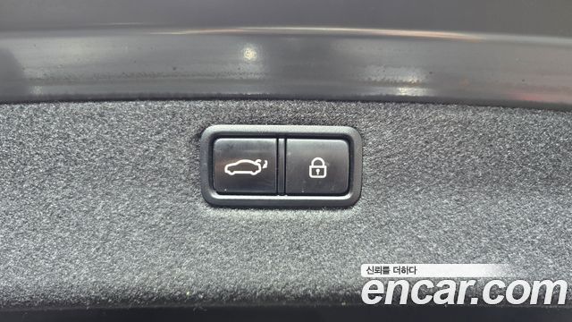 Genesis G80 2018 — photo 24