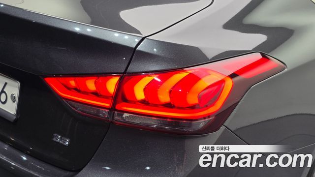 Genesis G80 2018 — photo 9