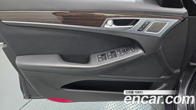 Genesis G80 2018 — photo 14