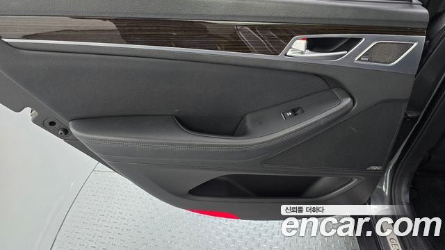 Genesis G80 2018 — photo 15