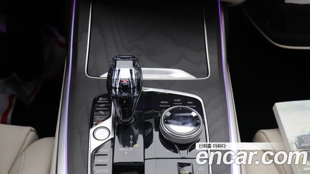 BMW X7 2021 — photo 9