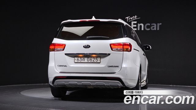 Kia Canival 2017 — photo 4