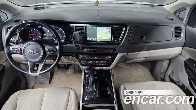 Kia Canival 2017 — photo 7