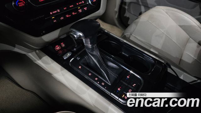 Kia Canival 2017 — photo 9