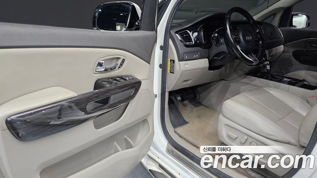 Kia Canival 2017 — photo 10