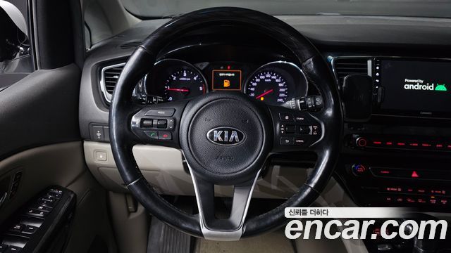 Kia Canival 2017 — photo 12