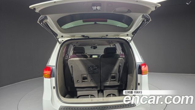 Kia Canival 2017 — photo 20