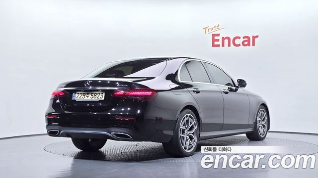 Mercedes-Benz E-Class 2021 — photo 2