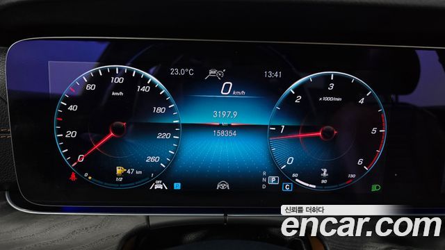 Mercedes-Benz E-Class 2021 — photo 8
