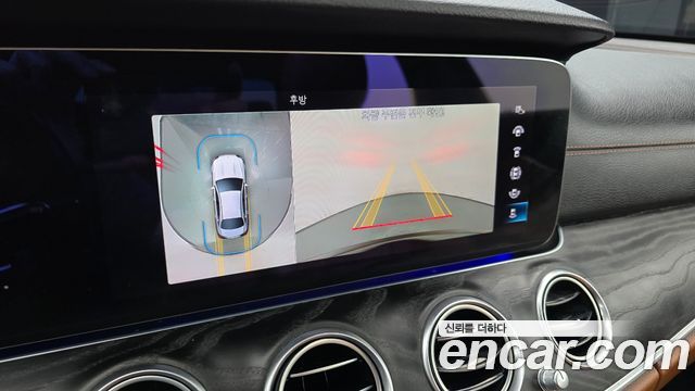 Mercedes-Benz E-Class 2021 — photo 15