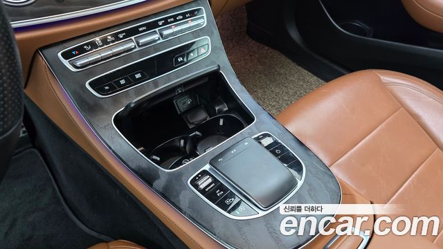 Mercedes-Benz E-Class 2021 — photo 16