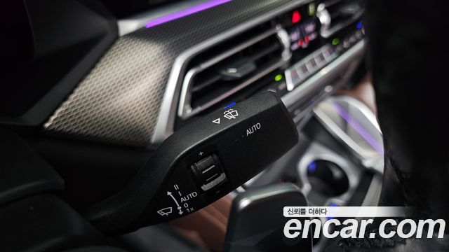 BMW X6 2021 — photo 31