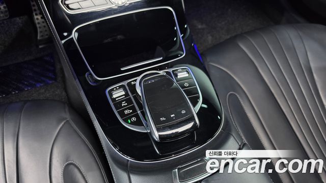 Mercedes-Benz CLS-Class 2020 — photo 12