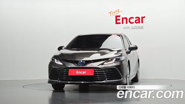 Toyota Camry 2023 — photo 3